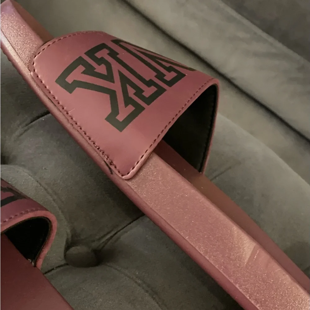 Slides - Picture 4 of 7